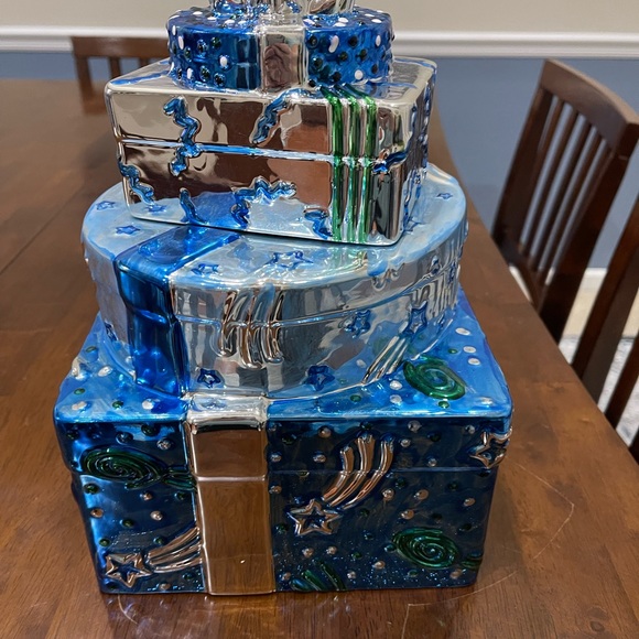 Linens and things Celebrates 2000 cookie jar - Picture 4 of 6